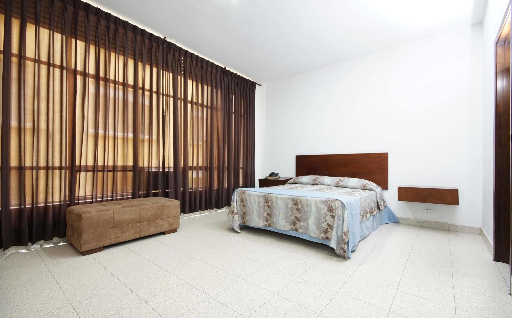 Hotel Royal Plaza Cali Zewnętrze zdjęcie