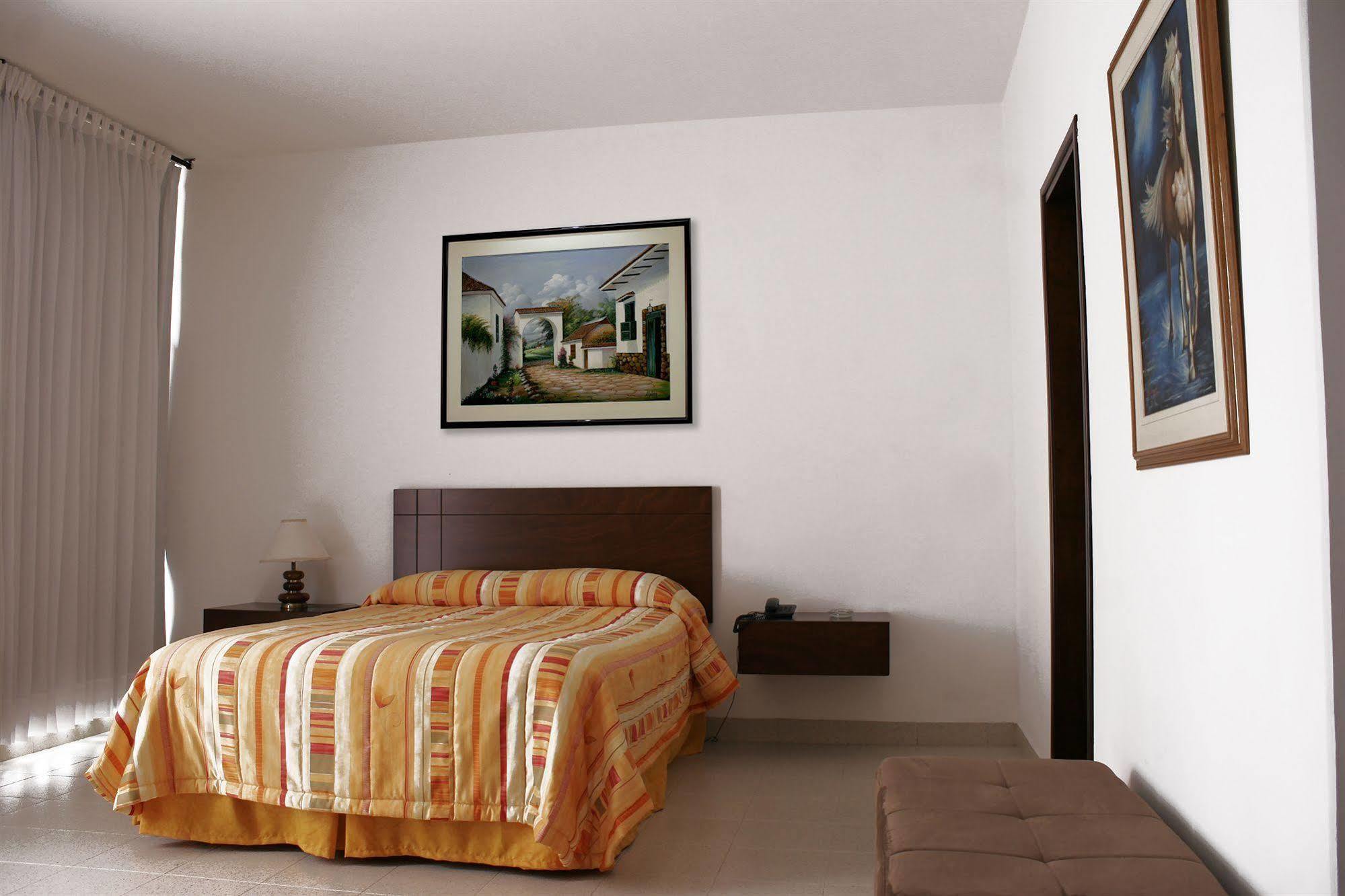 Hotel Royal Plaza Cali Zewnętrze zdjęcie